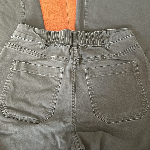 Army Green Cargo Pants - Picture 4 of 4